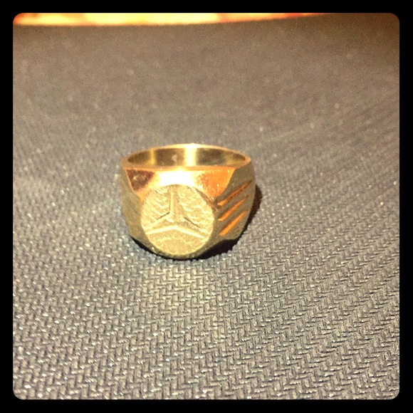 18K gold Mercedes Benz ring